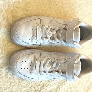Nike Court Borough sneakers size 2.5